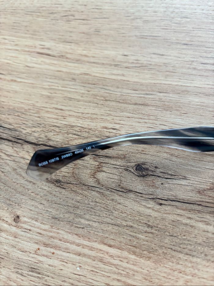 Lunettes de soleil Hugo Boss gris écailles - photo numéro 5