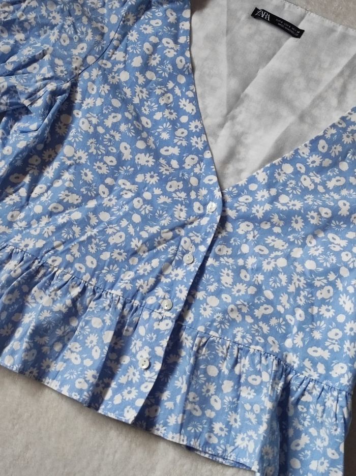 Haut court imprimée fleurie taille S - photo numéro 4