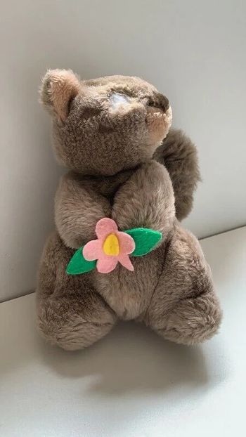 Peluche écureuil avec fleur Vintage 28 cm