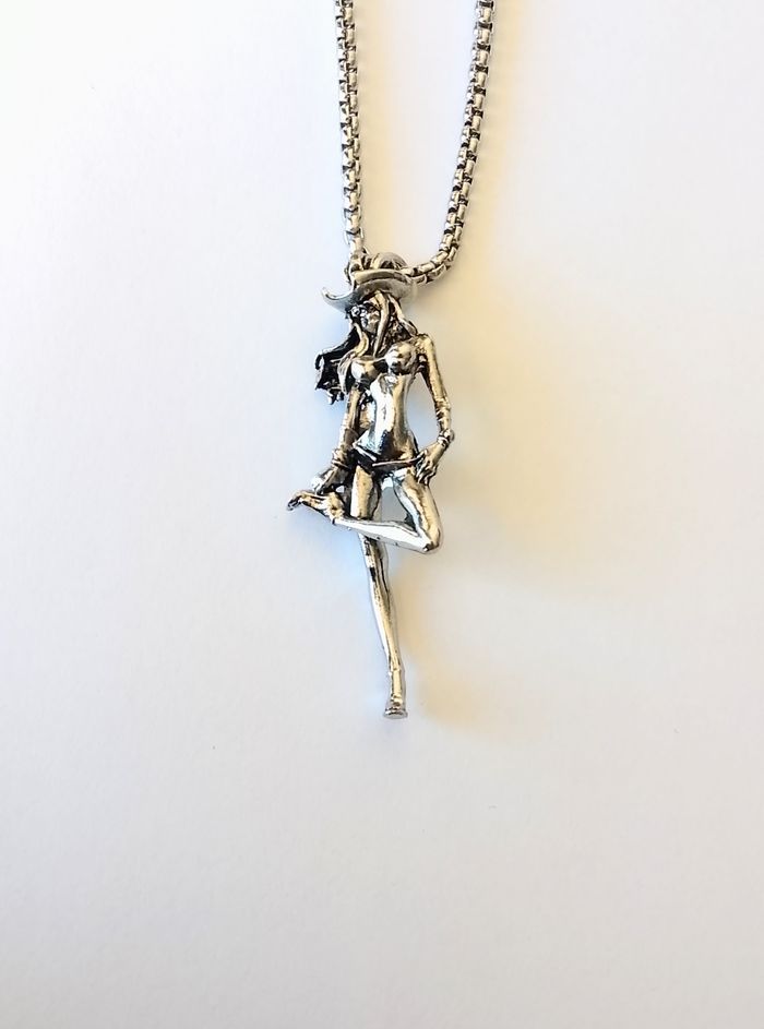 Chaîne + pendentif femme cowboy - photo numéro 3