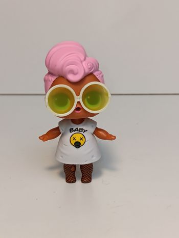 Grunge Grrrl Lol Surprise Confettis Pop Série 3
Poupée et ensemble compris