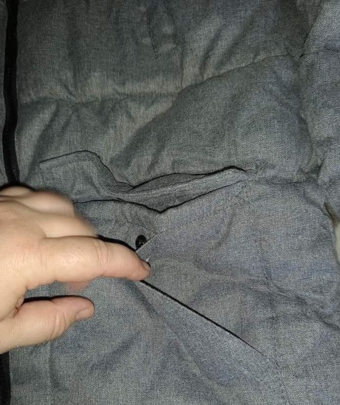 Blouson kiabi 16 ans taille S
Nombreuses poches , chaque côté de la poitrine et deux de chaque côté à la taille 
Mon fils ne l a jamais porté - photo numéro 7