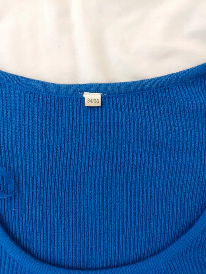 Petite robe en maille bleue taille 36 - photo numéro 3