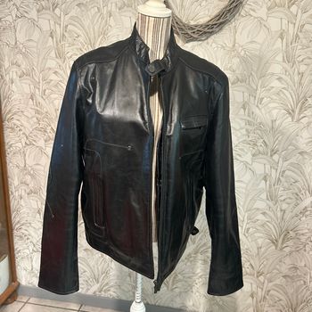 Veste en cuir noire