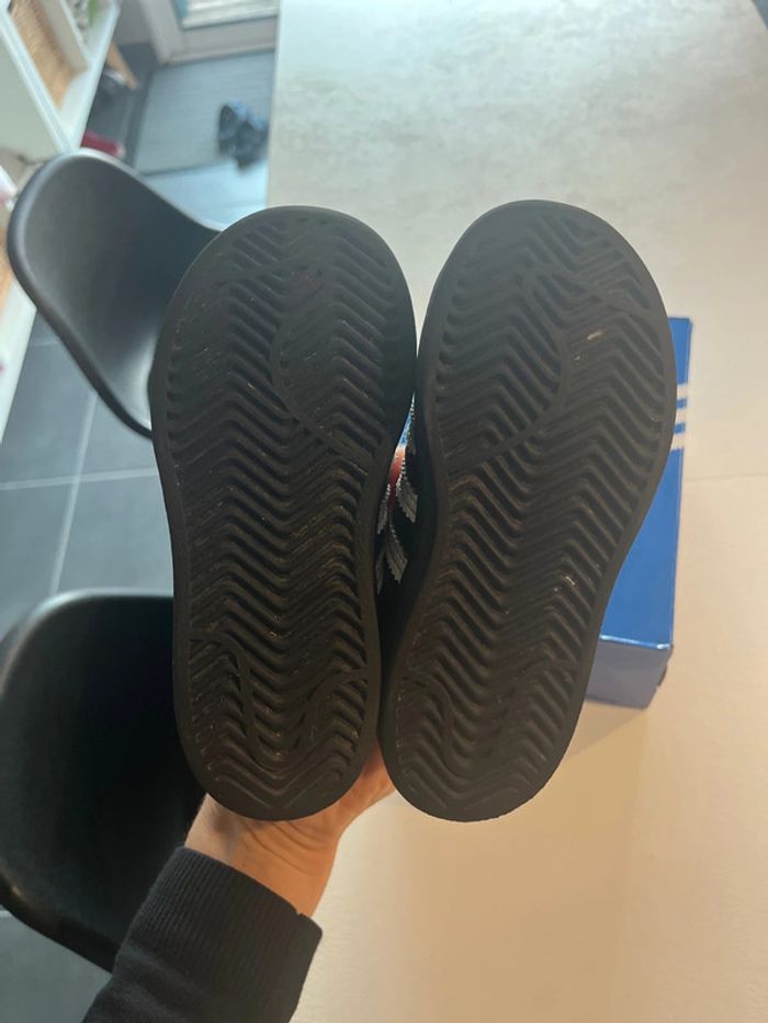Baskets Superstar Adidas Pointure 26 - photo numéro 6