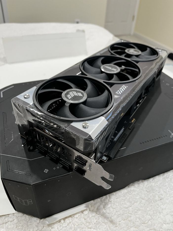 Carte graphique gaming ASUS TUF Gaming GeForce RTX ™ 5080 16 Go GDDR7 OC Edition - photo numéro 2