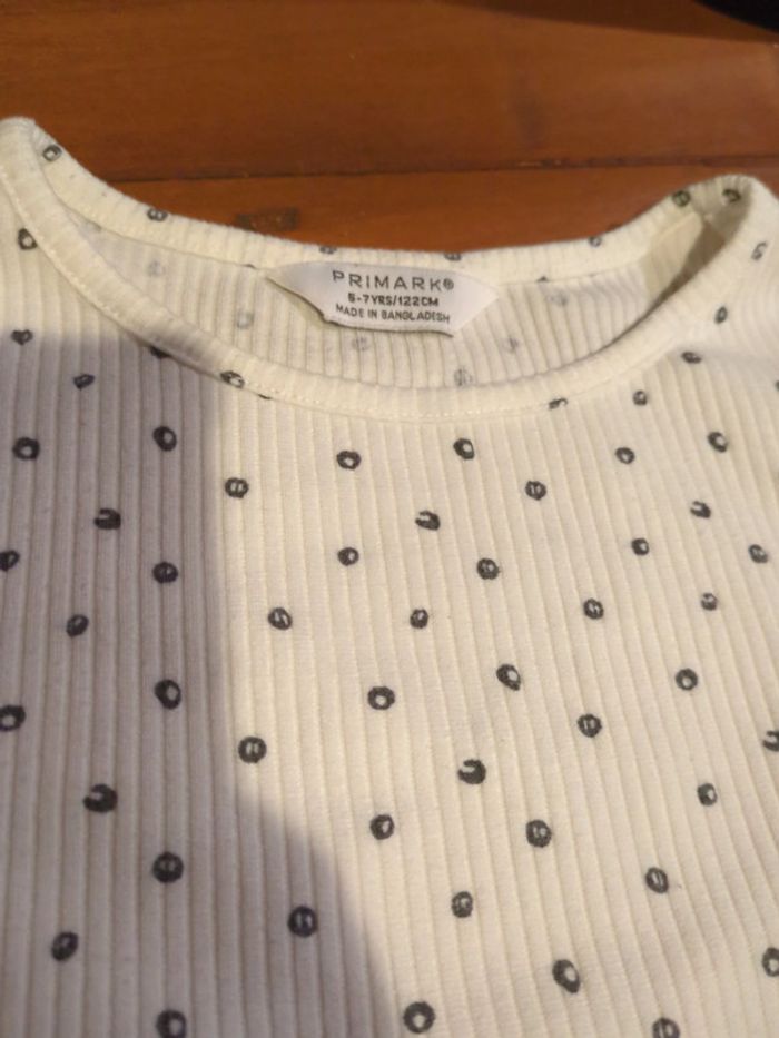 T-shirt blanc pois Primark 6-7 ans - photo numéro 2