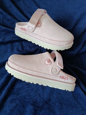 Ugg goldenstar love 2026  taille 40o