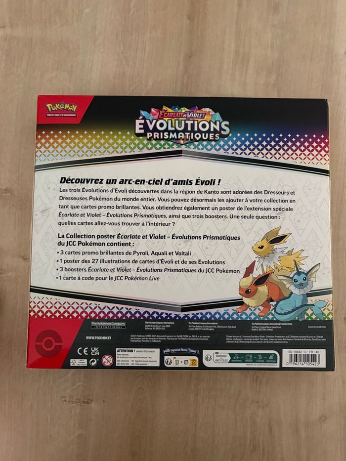 Coffret poster Pokémon évolution prismatique - photo numéro 4
