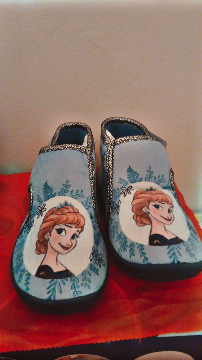 Chausson reine des neiges neuf - photo numéro 2