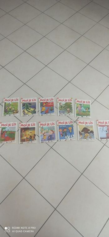 Lot de 11 revues moi je lis