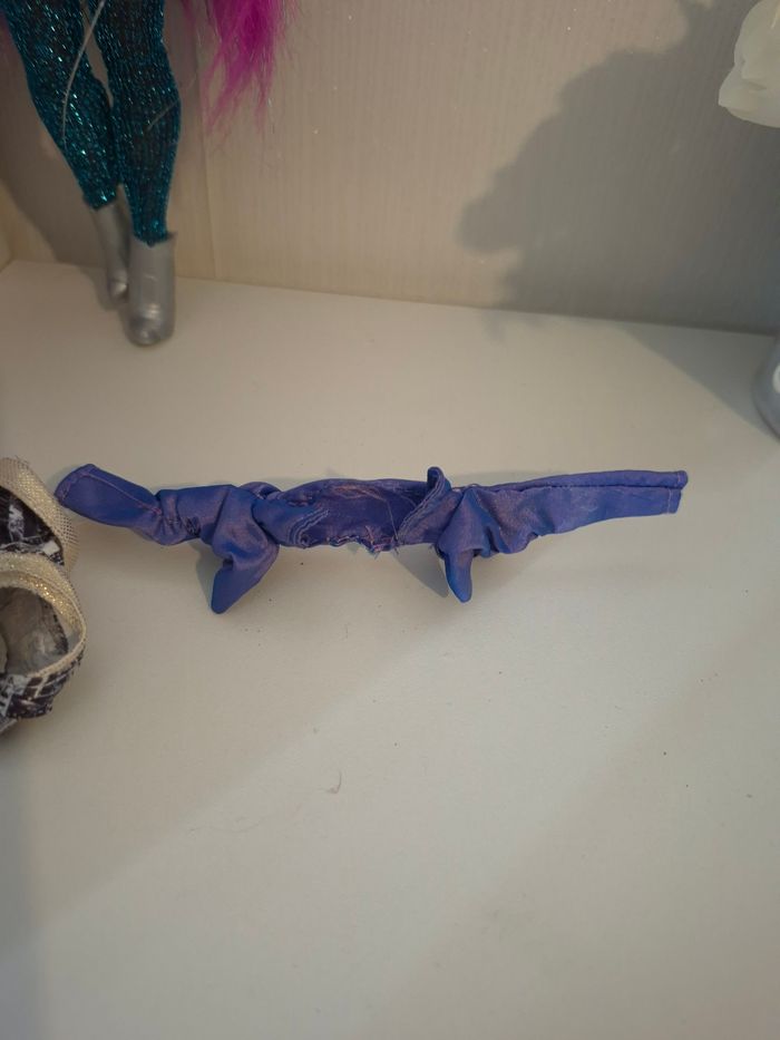 Jolie poupée L.O.L. Surprise ! O.M.G. Cosmic Nova (Série Winter Disco) - photo numéro 4