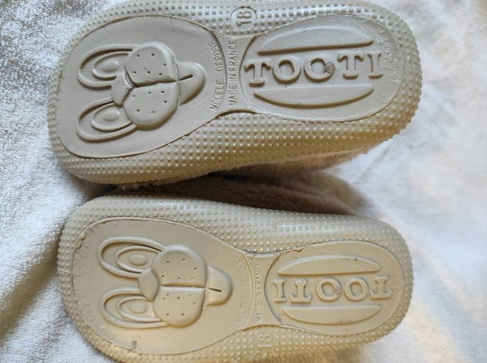 Chausson taille 18 - photo numéro 3