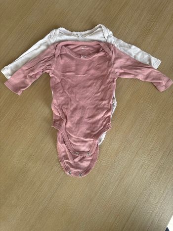 Lot 2 bodies Kiabi 9 mois