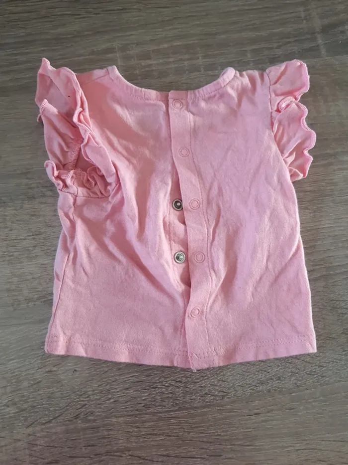 T-shirt rose Kiabi 1 mois - photo numéro 2