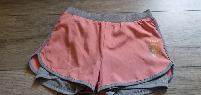 Short 8 ans jamais porté