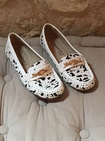 Mocassins noir et blanc taille 37
