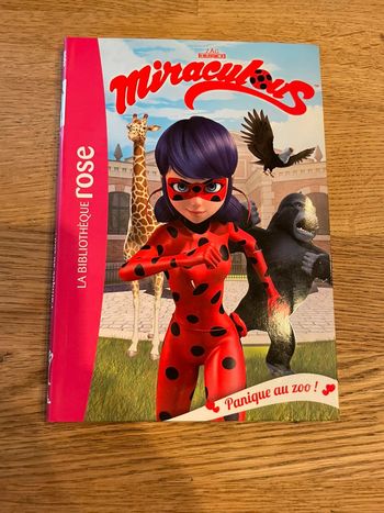 Livre La bibliothèque Rose Miraculous Panique au zoo ! Numéro 10