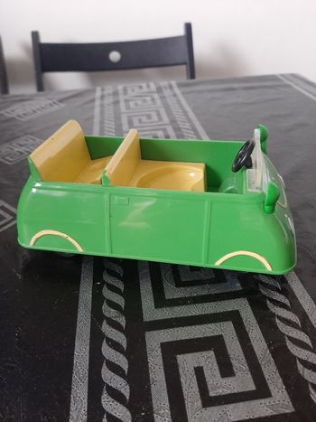 Voiture candy cat dans peppa pig