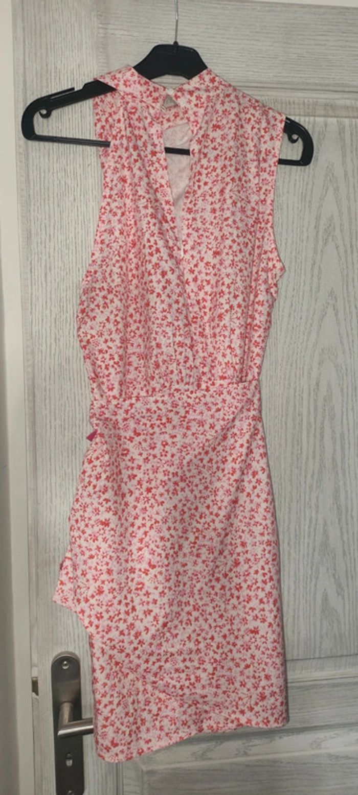 robe asymétrique rose à fleurs - photo numéro 2