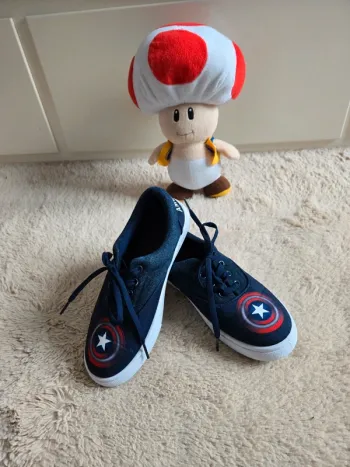 Baskets Captain America taille 37