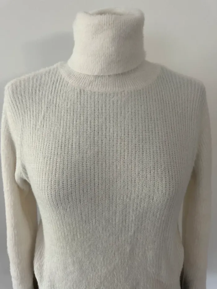 Pull blanc - photo numéro 2