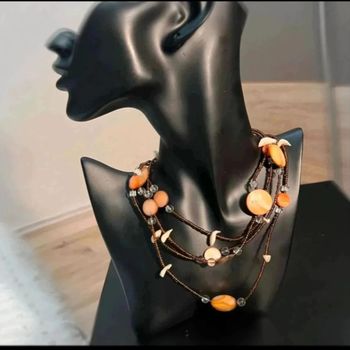 Collier qui peux ce porter de différentes manières