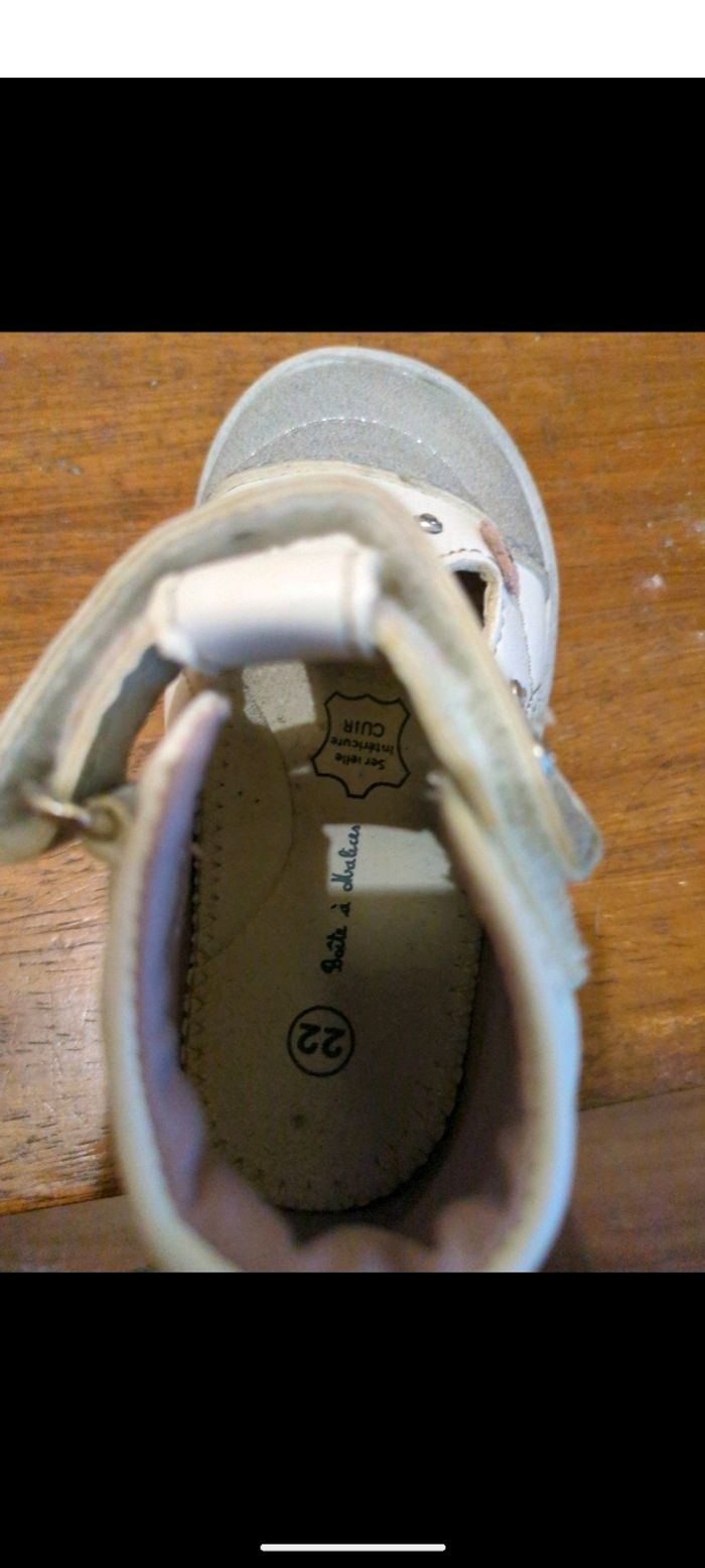 Vend chaussures 22 - photo numéro 4