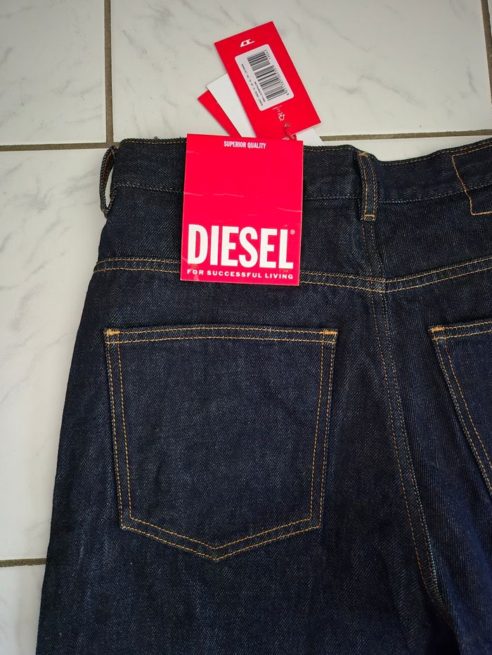 Jeans "Diesel Library" - photo numéro 9