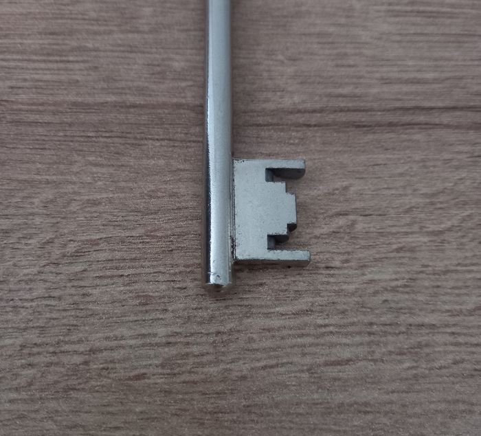 Clé en métal 9,6 cm / 132C4A " - photo numéro 6