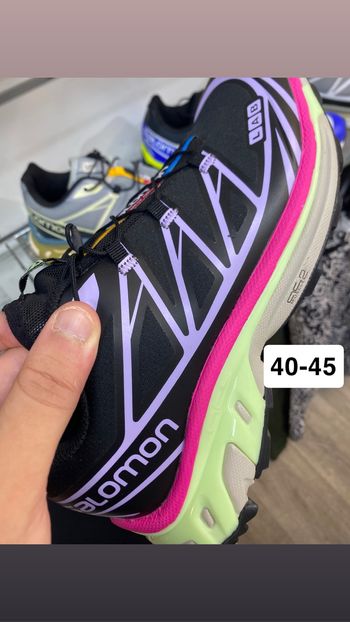 Salomon noir violette