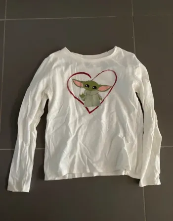 T shirt yoda 8 ans en très bon état