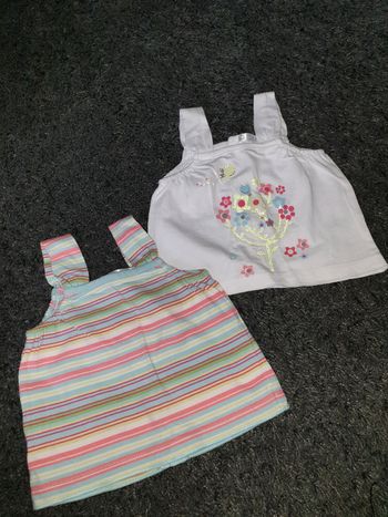 Lot de 2 débardeurs neufs 1/ 3 mois Kiabi