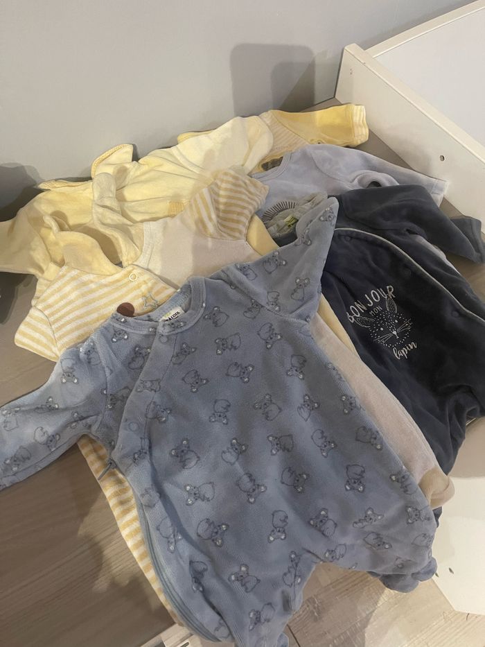 Pyjamas 0mois - photo numéro 3