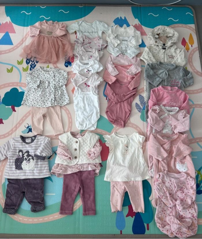 Lots vêtements filles 1 mois