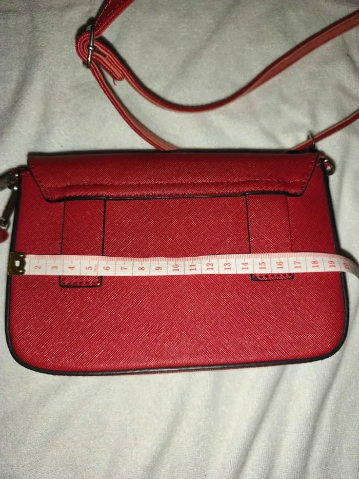 Sac rouge - photo numéro 4