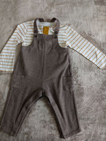 Ensemble Tee shirt/salopette 18/24 mois