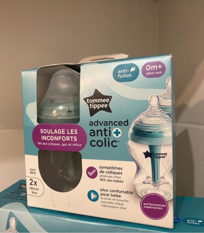 Lot Biberons Tommee Tippee anti colique advenced