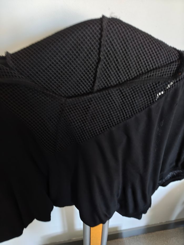 Jolie robe noire légère - photo numéro 4