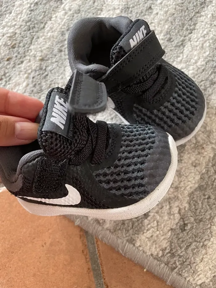 Basket bébé Nike taille 17 - photo numéro 5