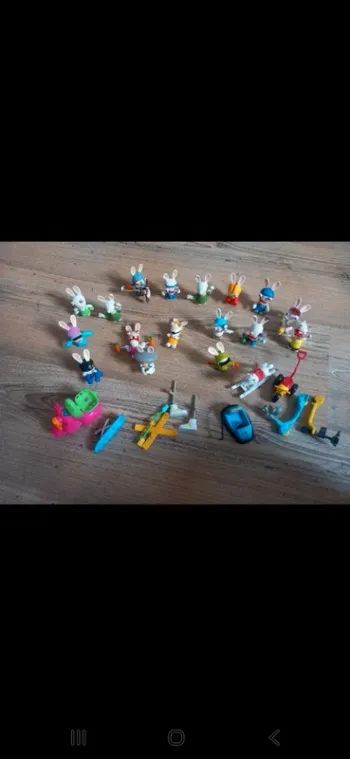 Lot figurines lapins crétins + accessoires