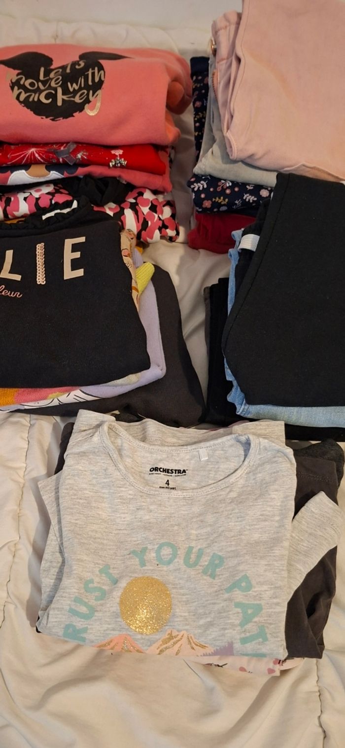 Lot de vêtements fille 3 a 4 ans