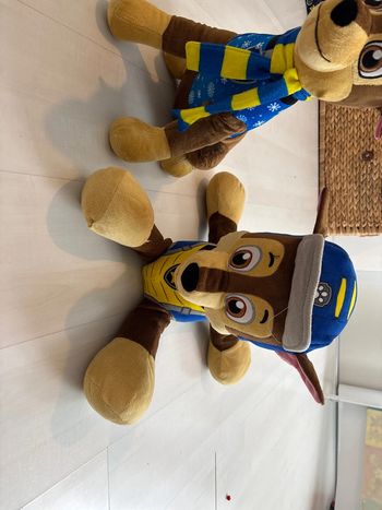 Lot de 2 grandes peluches paw patrol