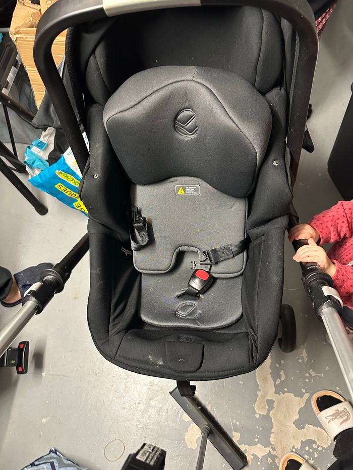 Poussette noir - photo numéro 5