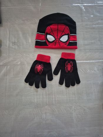 Ensemble bonnet et gants
