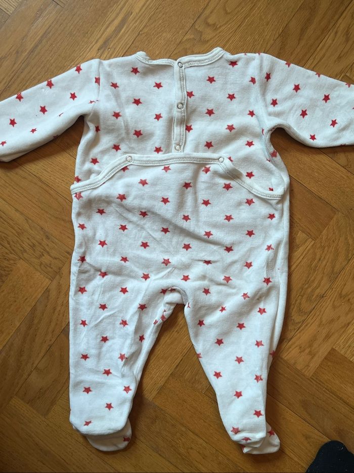 Pyjama Petit bateau 6 mois blanc étoiles rouges - photo numéro 3