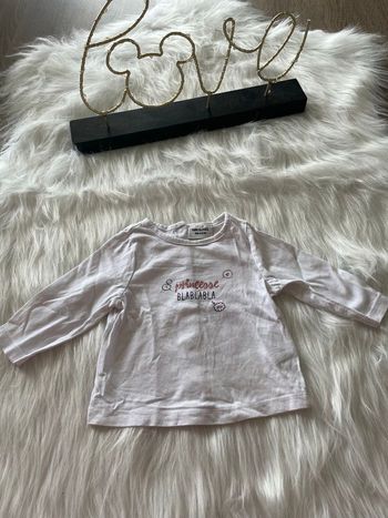 Très jolie pull fin princesse bla-bla-bla tape à l’œil 3 mois