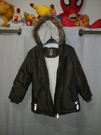 💚 Manteau bien chaud taille 6/7 ans 122 cm.