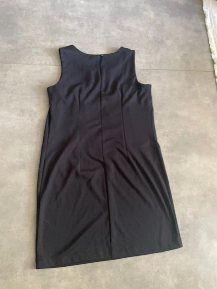 Robe noire - photo numéro 7