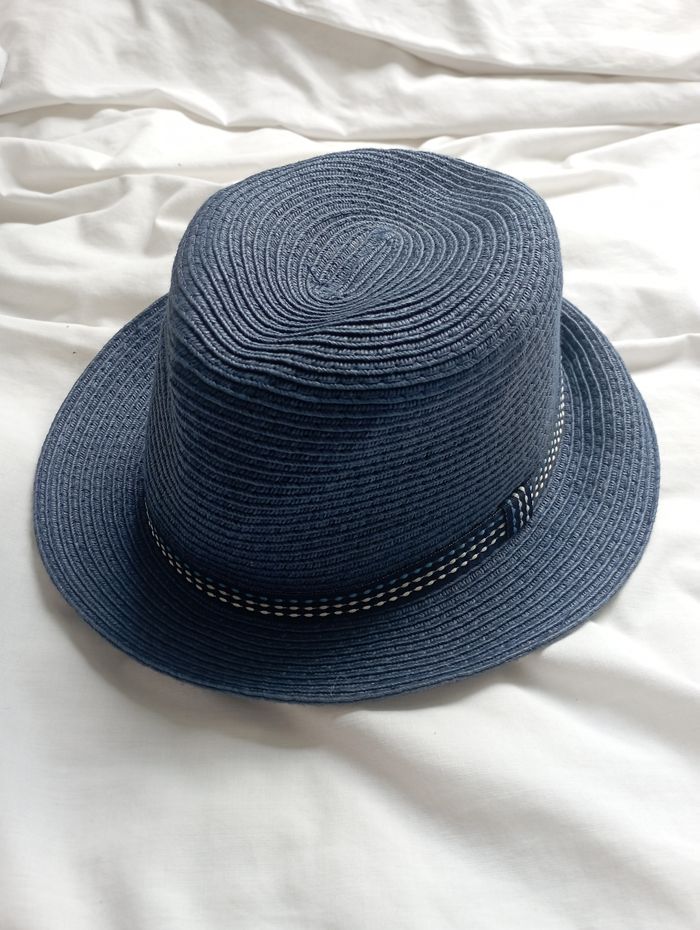 Chapeau marine taille 52 Gémo 2€